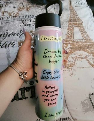 GIRL BOSS DESING