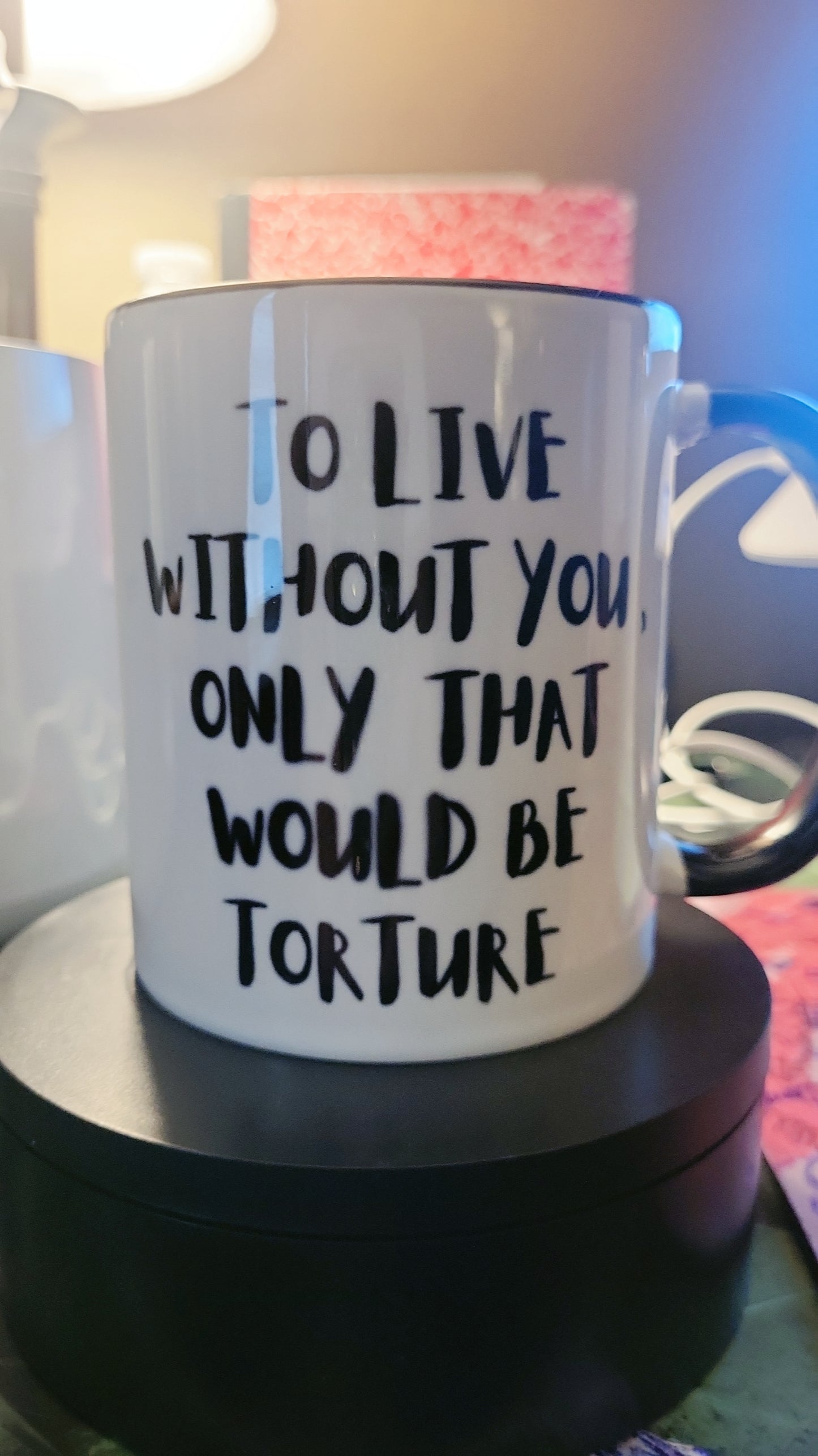 Morticia y Gomez Mug